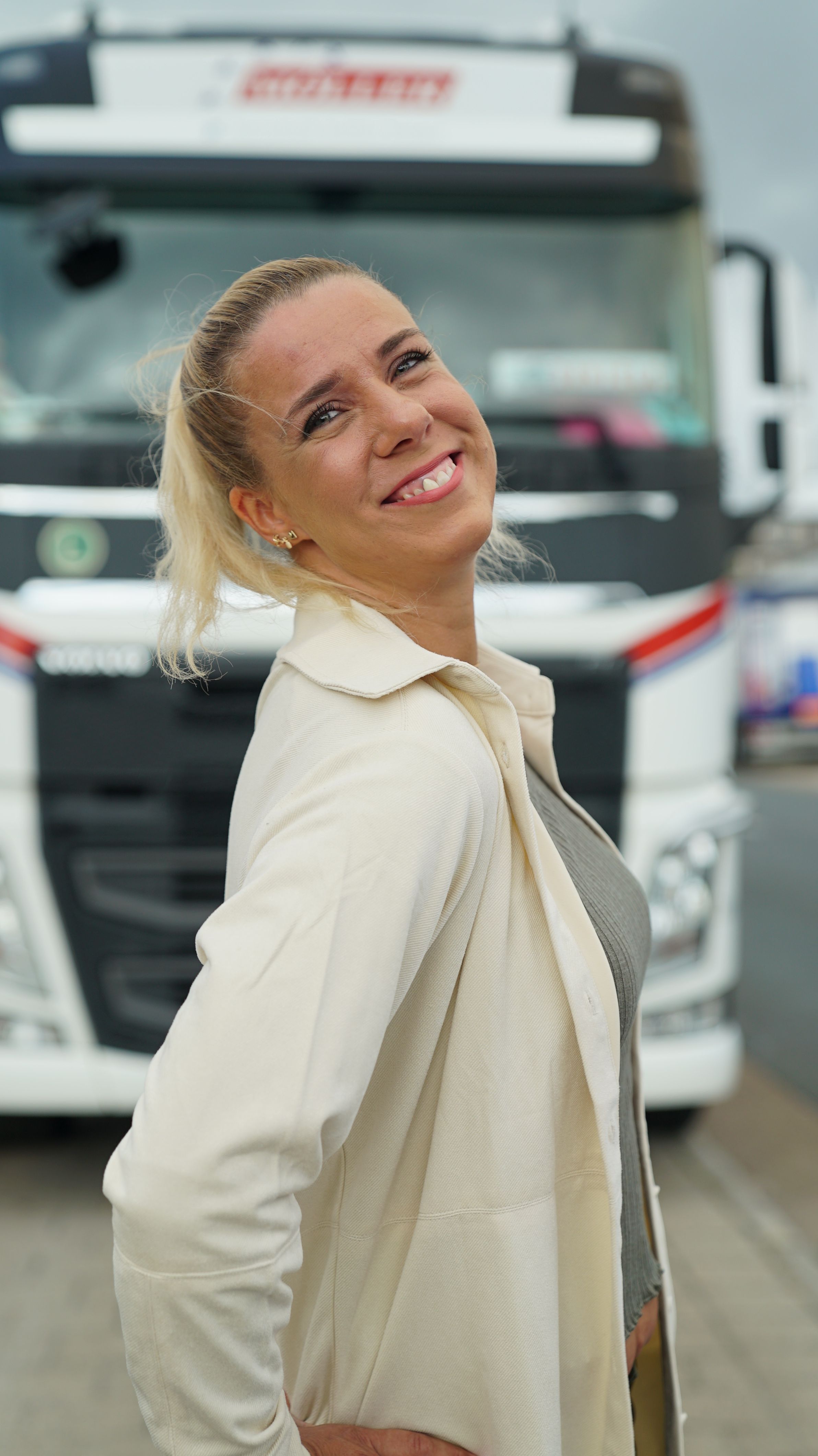 Bild zum Thema "Trucker Babe" Daniela