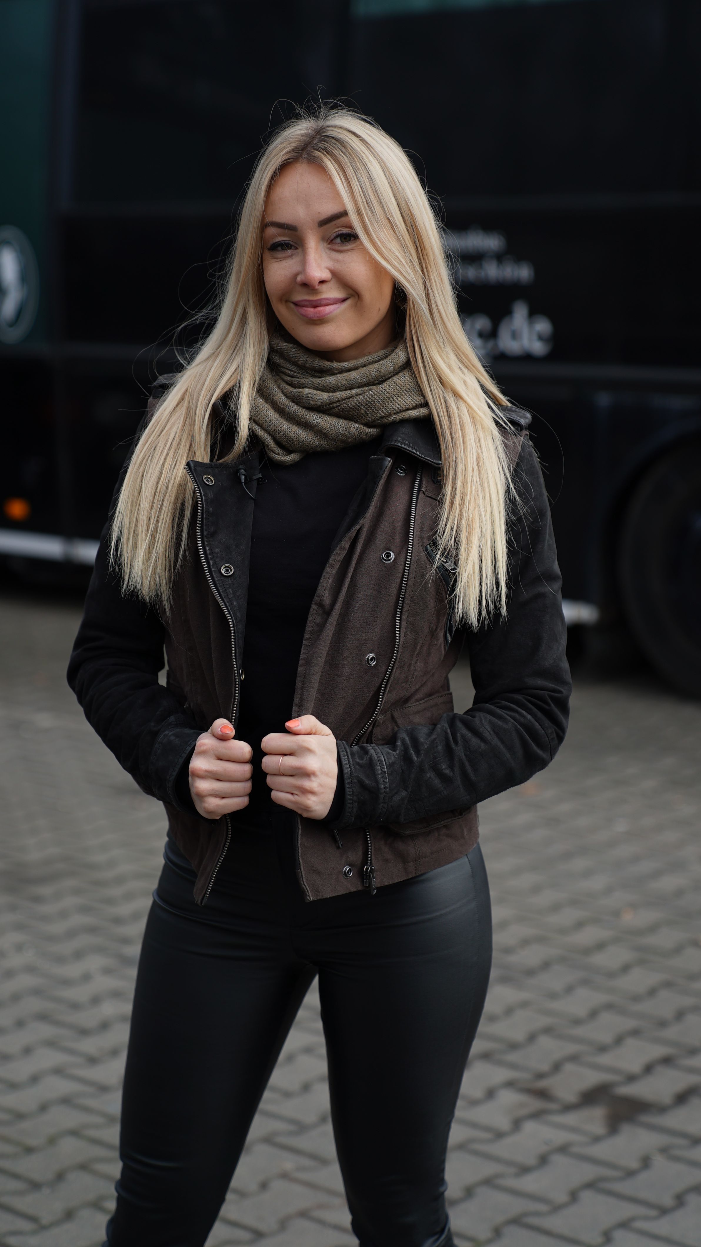 Bild zum Thema "Trucker Babe" Julia Beitler