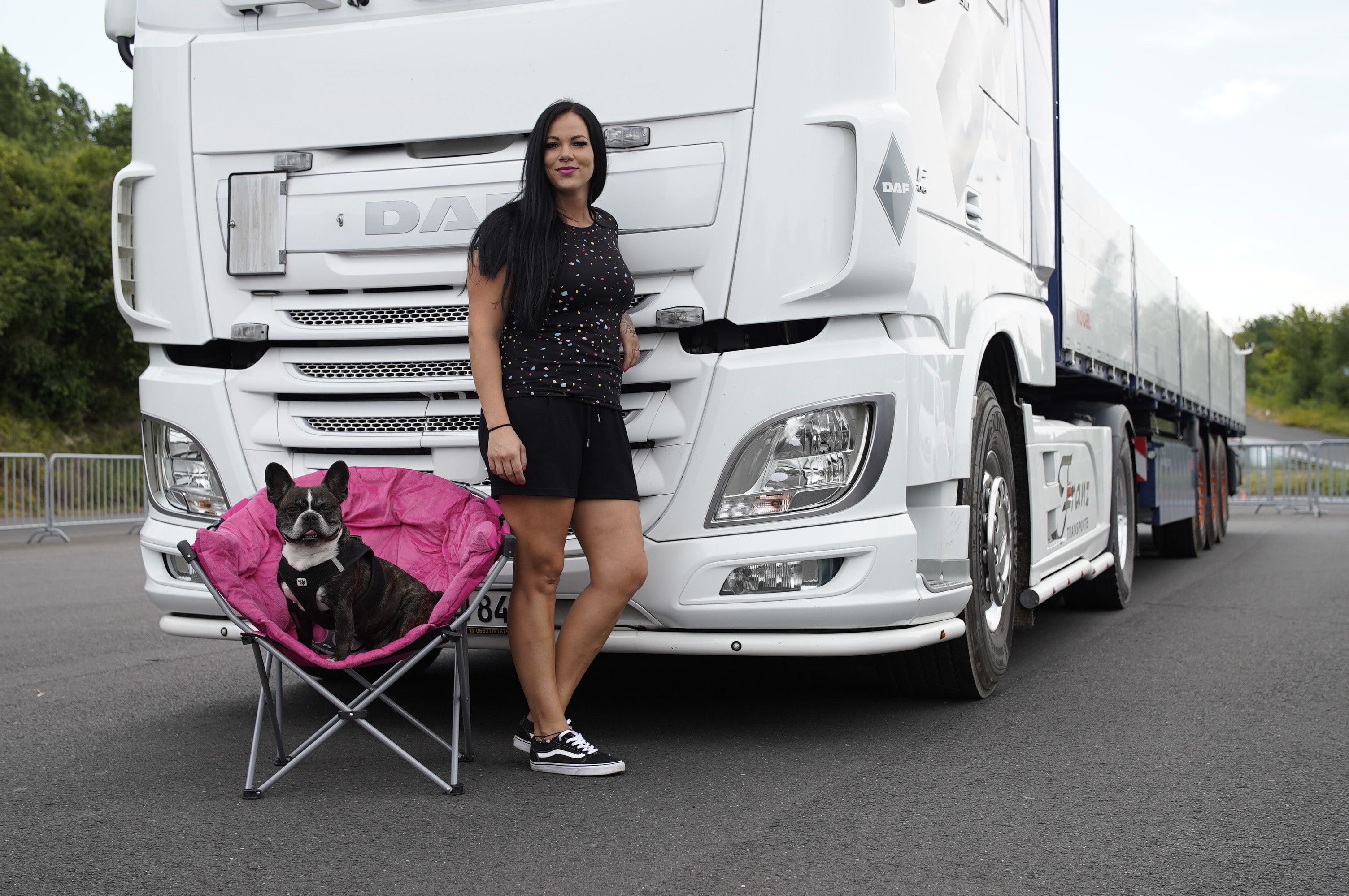 Bild zum Thema "Trucker Babe" Mona Krafthöfer