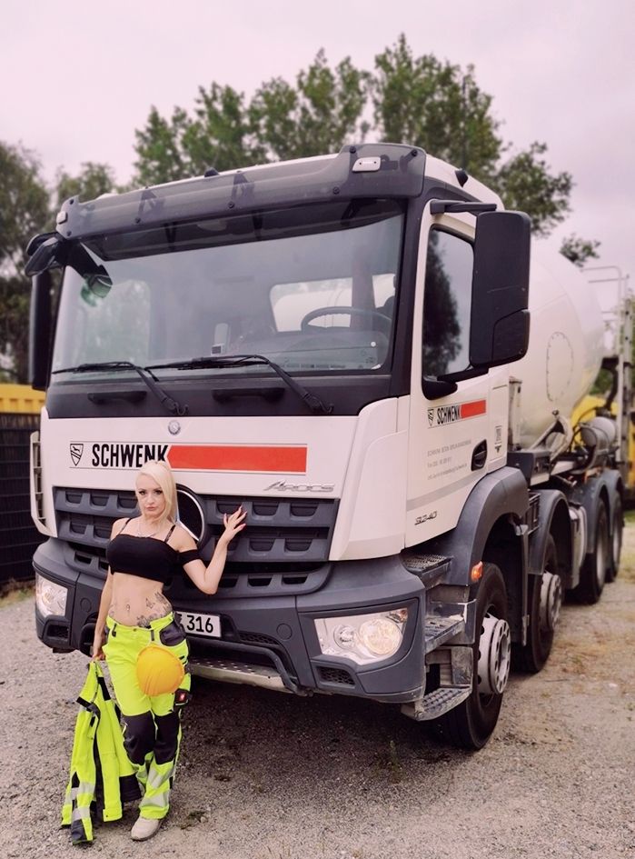 Bild zum Thema "Trucker Babe" Sarah Moritz