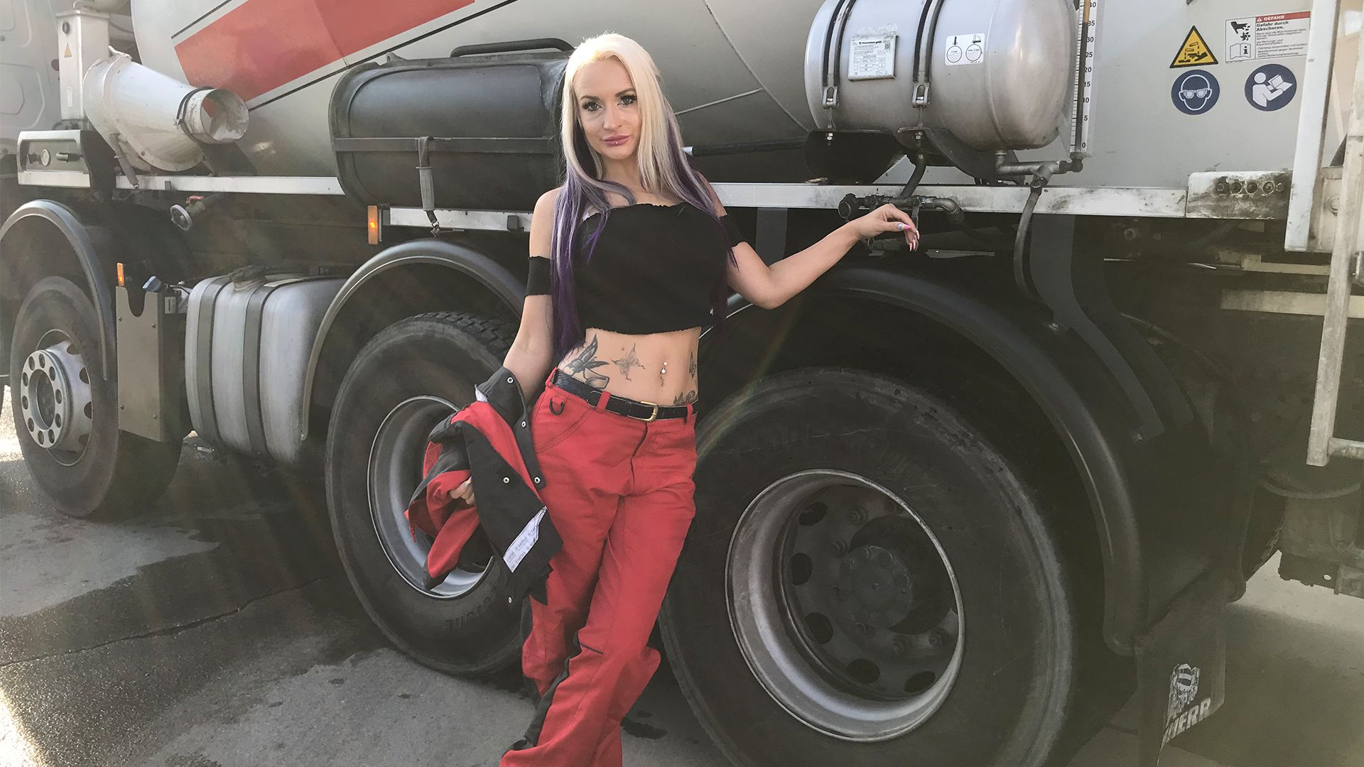Bild zum Thema "Trucker Babe" Sarah Moritz