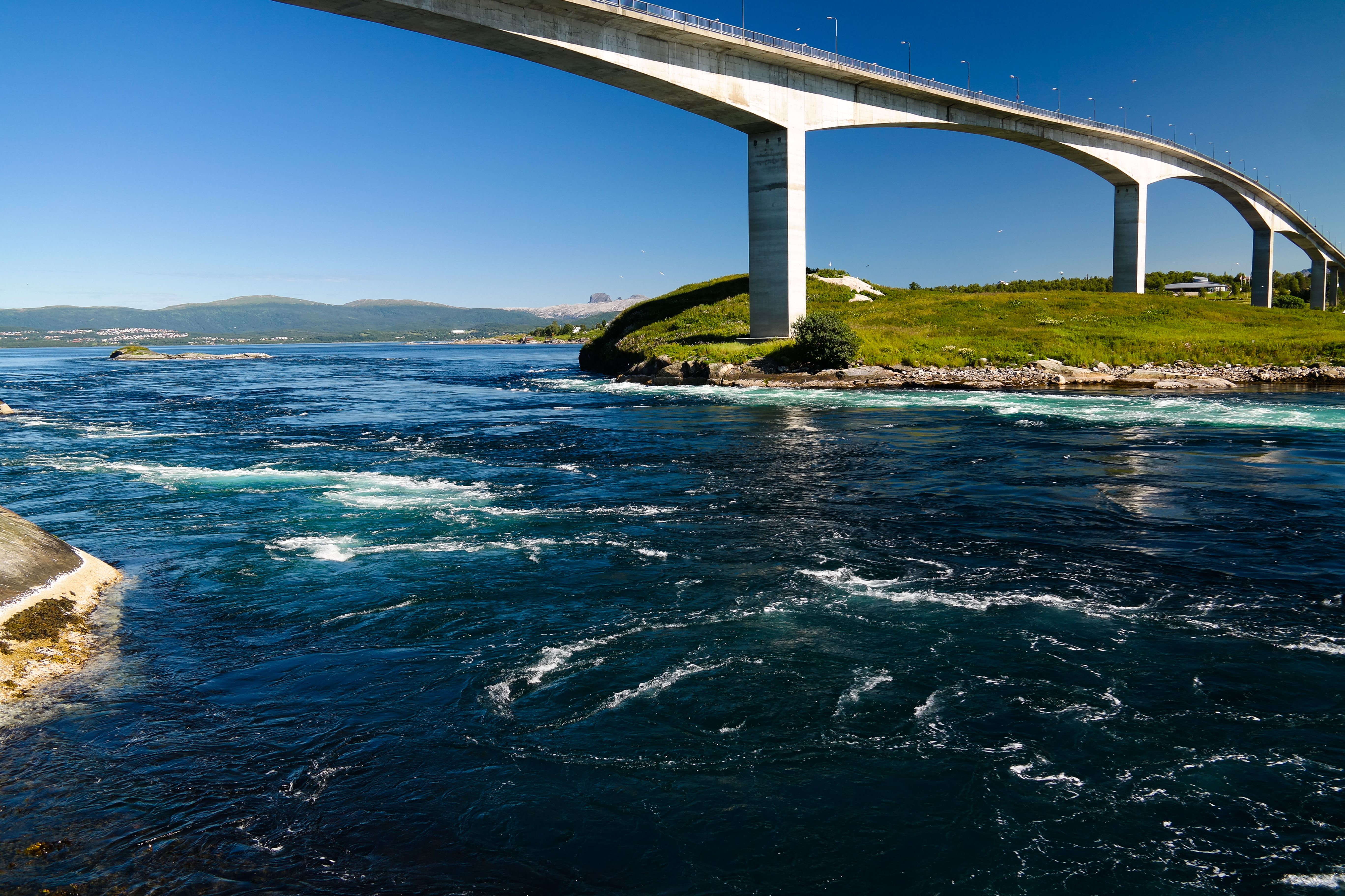 Bild zum Thema Saltstraumen in Bildern: Dieser Gezeitenstrom ist eine Naturgewalt