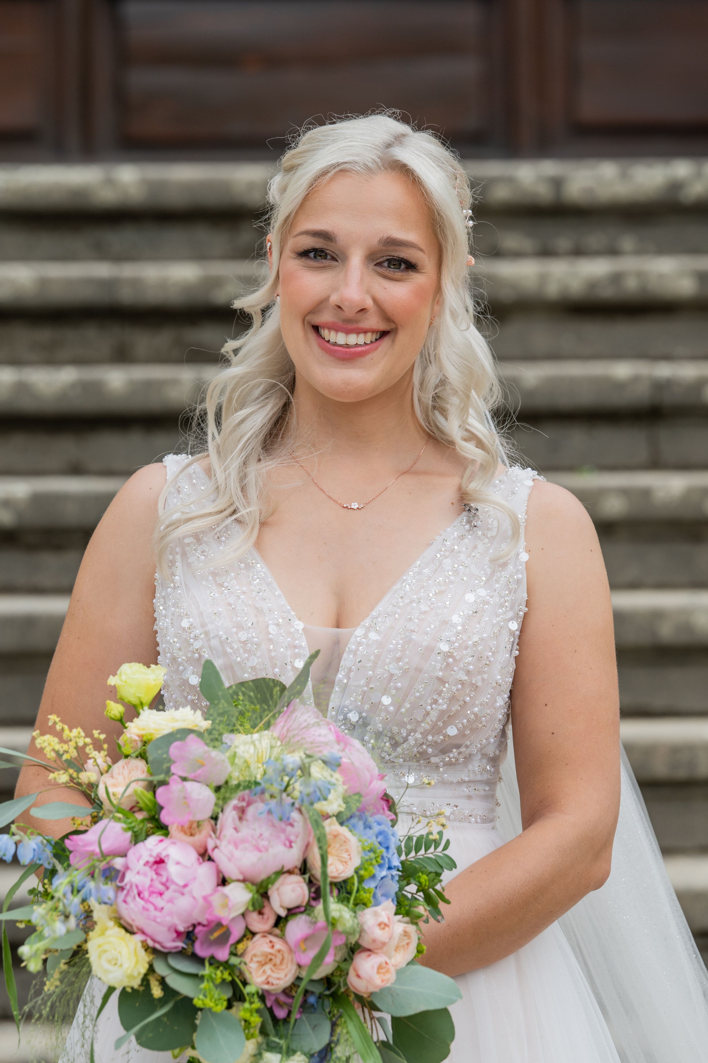 Bild zum Thema "Hochzeit auf den ersten Blick" 2024: Alle Single-Frauen in der Galerie-Übersicht